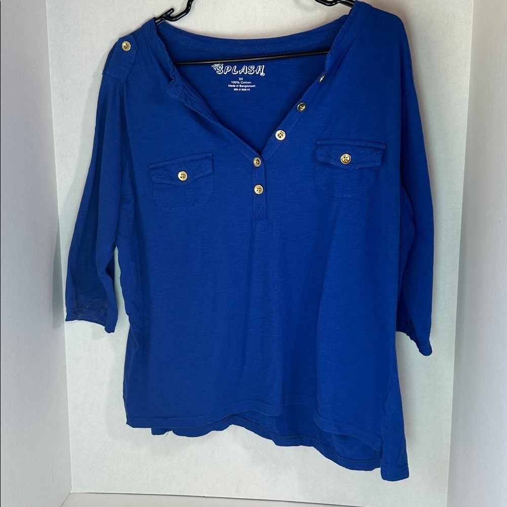 Splash blue lightweight top with gold buttons size 3X